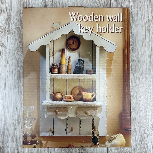 Wooden mural key holder - Picture 4 of 4